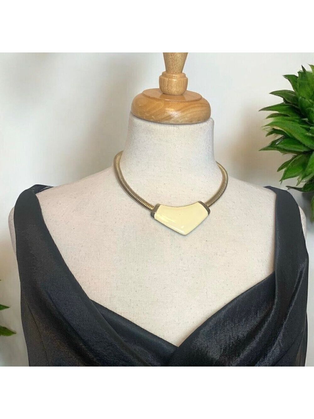 Park Lane Cream Enamel Gold Tone Collar Necklace